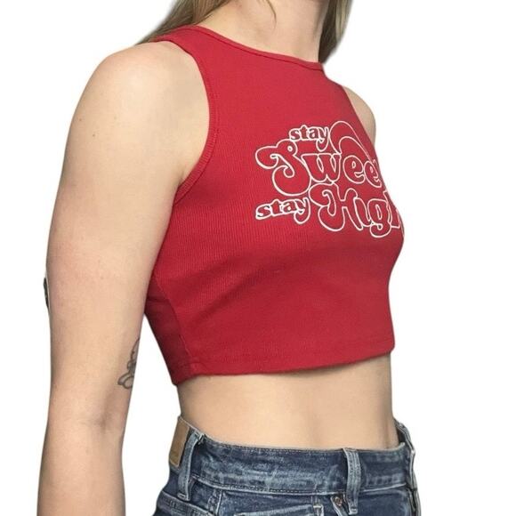 SHEIN Red Cropped Graphic Ribbed Tank Top - Picture 3 of 7